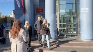 Блогера Дмитрия Портнягина посадили на 5 лет общего режима за легализацию денег после обвинений в неуплате более 124 млн рублей налогов — его жена Екатерина получила 8 лет, а бизнес-партнёр Алексей Николаев отделался двумя годами условно.Портнягина возьмут