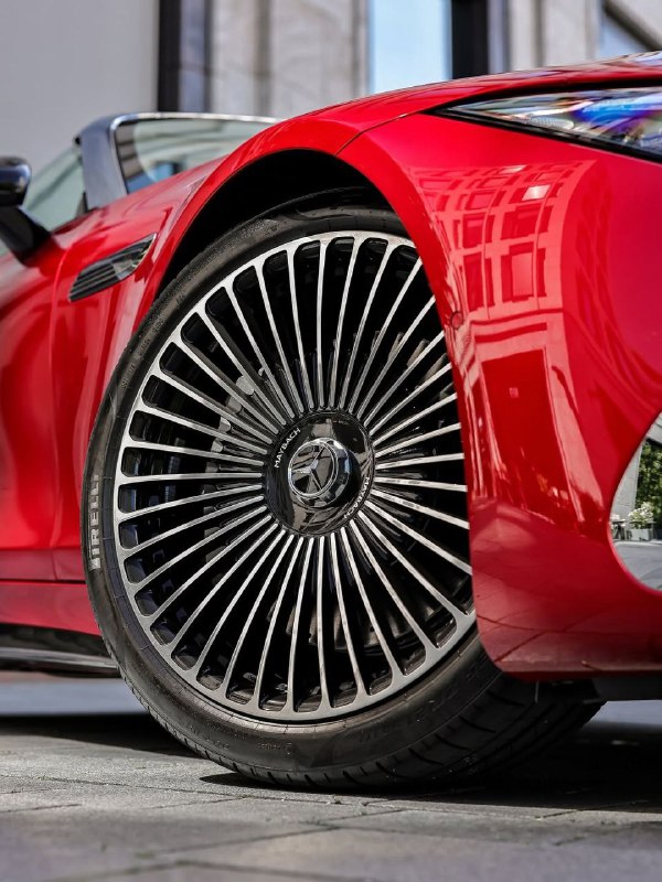 Beyond Luxury Roadster MAYBACH SL 680 3