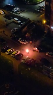 אופניים חשמליים של שליחים עלו באש באמצע רחוב בסנט פטרסבורג השריפה אירעה סמוך לבית מספר 41 ברחוב זרחניה ברוב…