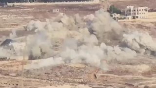 Urgent: The occupation army carries out a bombing in the town of Mays al-Jabal, south of Lebanon.
