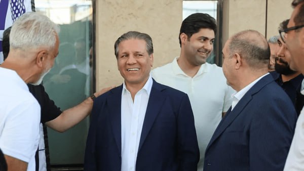 عصربانک | asrebank.ir: 🔴 بانکدارانی که پیتزافروش شدند!🔹 محمدتقی وزیری، مشاور ارشد بانک جهانی، با ذکر مثالی درباره فاصله گرفتن بانکها در ایرا