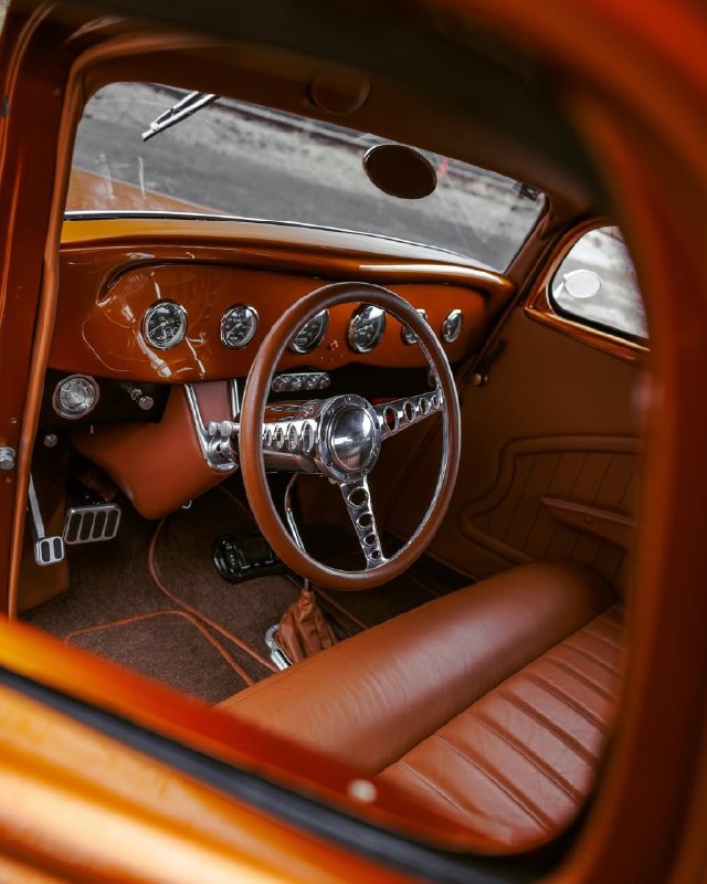 1933 Ford 3-Window Coupe Street Rod 9