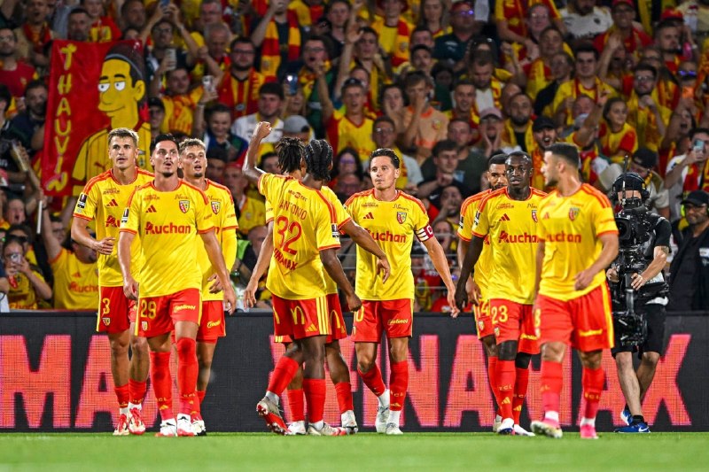 ⚽️ بیست و دو | Bistodo: ⚽️⚽️| لانس با شکستِ پاریسن ژرمن، قهرمان سوپرکاپ فرانسه شد!+ لانس از دقیقه 39، 10 نفره بازی کرد.⚽️ @bistodo