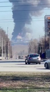 На территории «Нижнекамскнефтехима» «ведется локализация очага возгорания», сообщил мэр Нижнекамска. Причина пожара не уточняется.