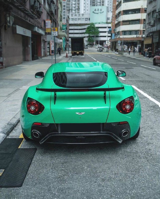 Aston Martin V12 Zagato 2