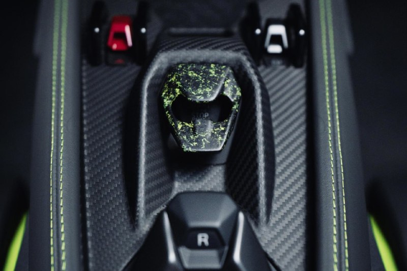 Lamborghini показала уникальный Temerario 5