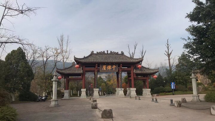 南朝四百八十寺，多少樓台煙雨中