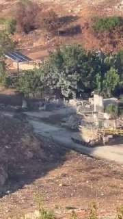 🚨📹הרגע שבו טנק ישראלי ירה פגזים בוואדי סלוקי, במקביל לתנועת כלי רכב ישראליים!