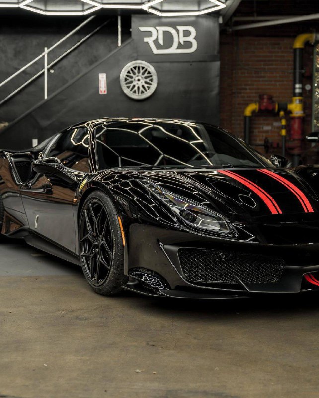 Ferrari Pista Spyder 6