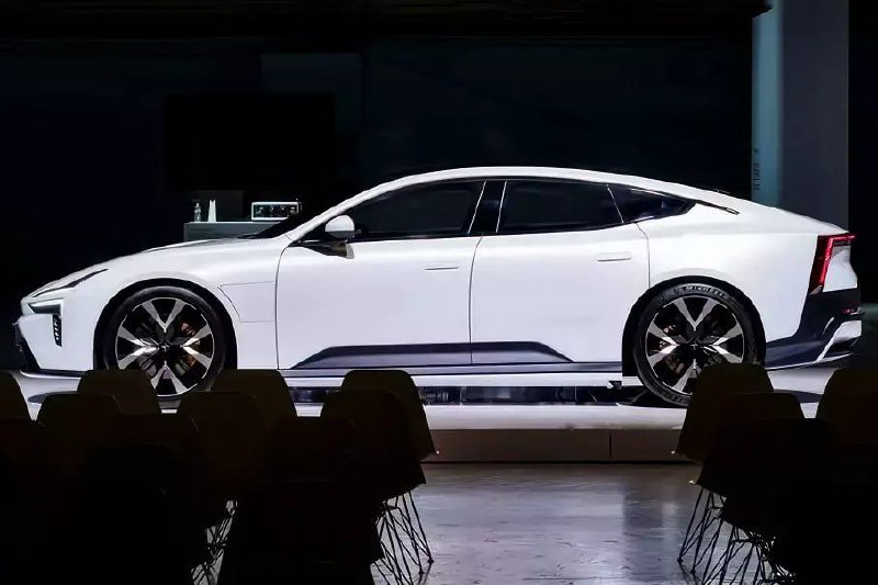 Polestar раскрыла внешность нового электрического лифтбека