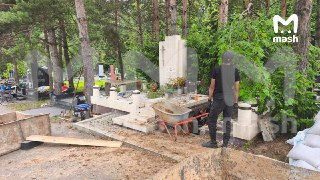 Экс-министра обороны Сергея Иванова похоронят на Троекуровском кладбище рядом с сыном. Который умер в 2014 году в ОАЭ.После того, как 38-летний Александр Иванов утонул на отдыхе в Эмиратах, Сергей Борисович ушёл в себя и вскоре покинул большую политику, ос