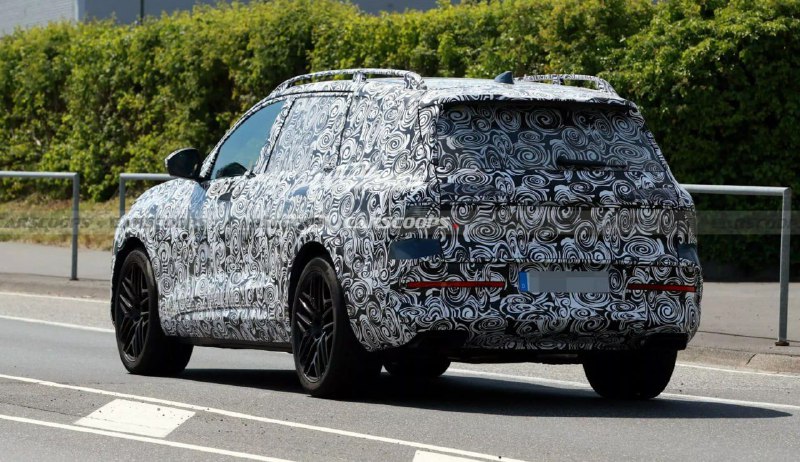 Audi готовит к премьере флагманский кроссовер Q9 4