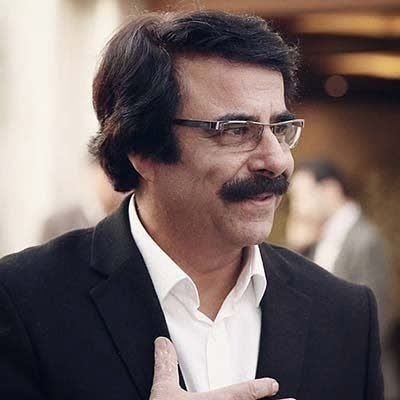 فولادشهریا: ♦️علیرضا افتخاری تصادف کرد؛ بهبود اوضاع عمومی و ترخیص از بیمارستان🔹علیرضا افتخاری، خواننده موسیقی ایرانی، در مسیر اصفهان