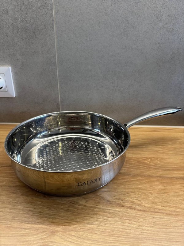 Стальная сковорода