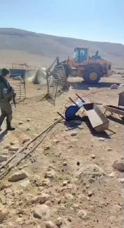 قوات الاحتلال تهدم منازل فلسطيني في الخليل