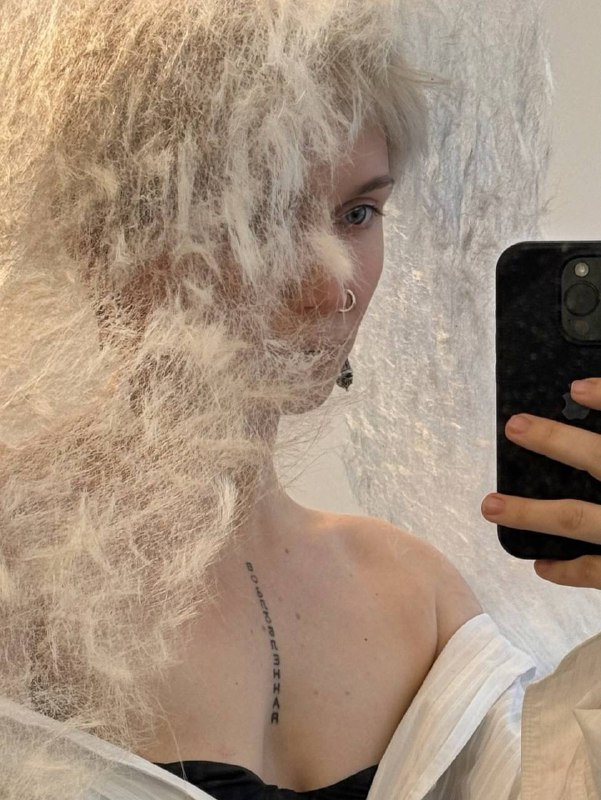 Крутой командой собираем проект о чувствахПробую новые форматы работы с волосами и материалами напоминающие волосы. Завтра съемка, таить не будем, так что весь бэк будет тут 🙌🏻Крутой командой собираем проект о чувствахПробую новые форматы работы с волосами и материалами напоминающие волосы. Завтра съемка, таить не будем, так что весь бэк будет тут 🙌🏻