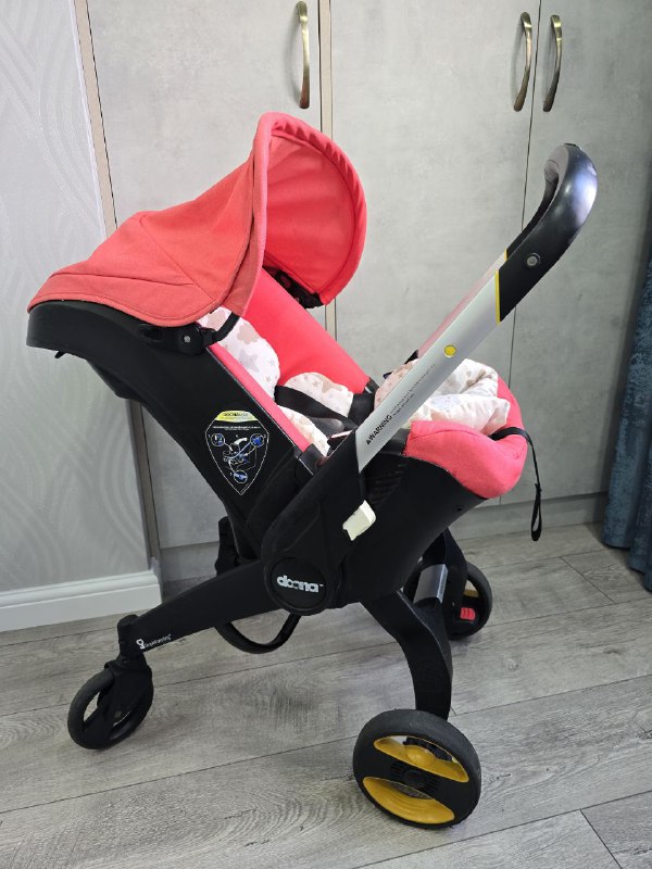 Продам автолюльку Doona