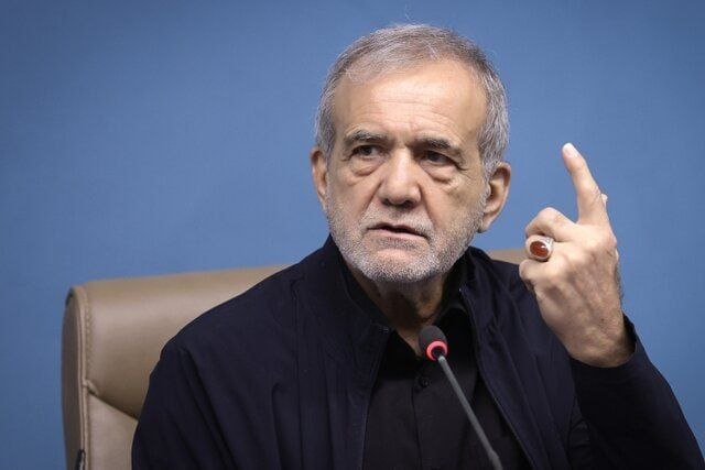 بیناب سئون: صداقت پزشکیان با مردم را سانسور نکنید!روزنامه جمهوری اسلامی در دفاع از رویکرد مسعود پزشکیان نوشته یکی از ویژگی‌های او، گ