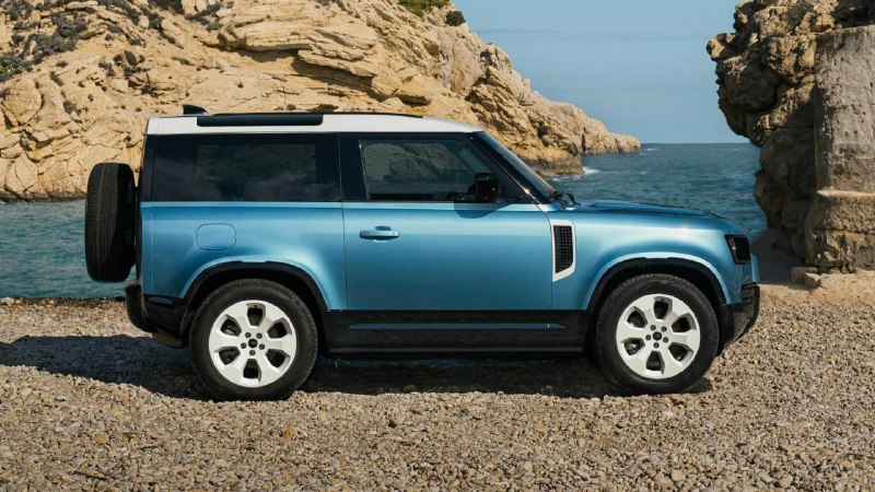 Land Rover Defender получил спецверсию в честь курортного острова Ибицы 5