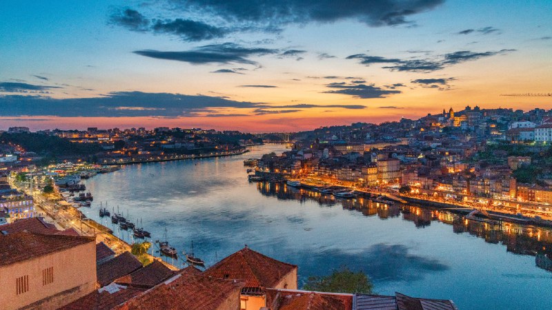Golden hour in PortoPorto, Portugal (© Starcevic/Getty Images)