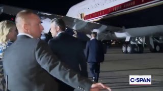 נשיא ארצות הברית דונלד טראמפ המריא אמש מפסגת נאט"ו באנקרה במטוס האייר פורס 1 הישן שלו, ולא במטוס החדש שקיבל…