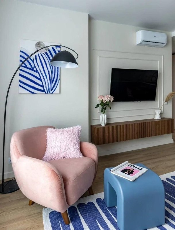 Еврoдвyш а площадью 41 м , отделанная застройщиком Квартира была разработана для девушки, которая мечтала о ярком дизайне с акцентами в сине-розово... - изображение 6 - еврoдвyш, площадью, отделанная