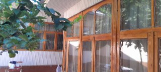 Hovli Uy sotiladi 140.000