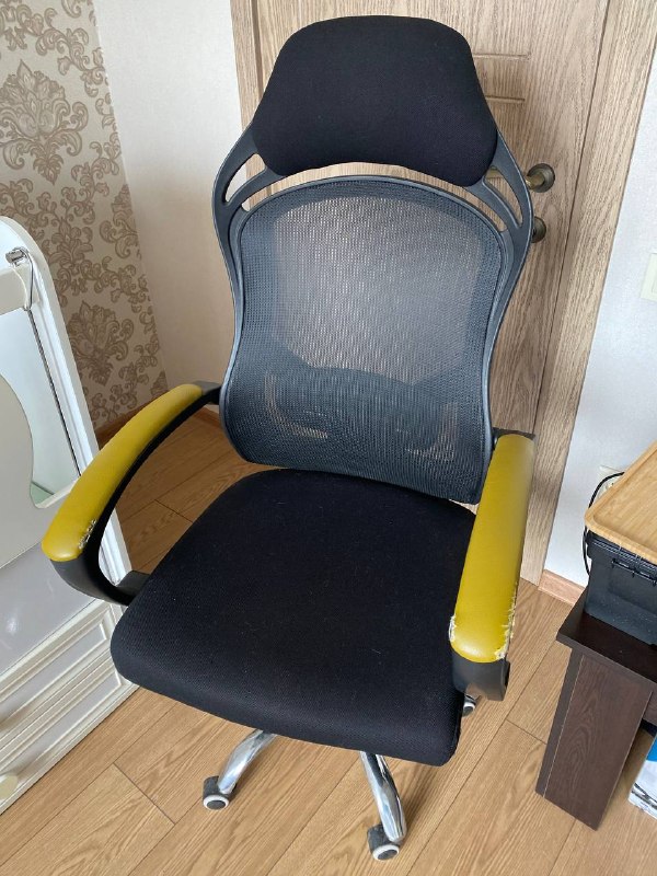 Кресло, не держит газлифт, есть поддержка поясницы, достаточно удобное, но требует замены газлифта. — фото 1