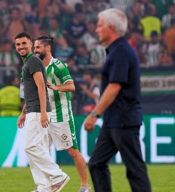 BistodoTweet | بیست و دو ⚽: عکس خنده های دمبله رو میزاشتین؟بازیکنی که ۱ چمپ از بارسا و مسی گرفت ، نصف بازیا مصدوم بود و به حق منفور بین بارساییا ولی