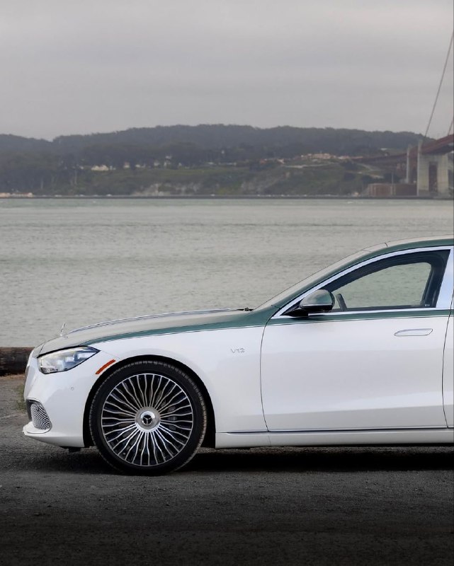 1 of 25 MAYBACH S 680 V12 BITURBO EMERALD ISLE 10