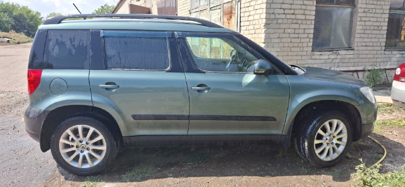 Попросили выложить !!! Продаётся škoda yeti 4×4 полный привод 2013года двигатель 1.8 бензин. В предмаксимальной компликтации климат-контроль и. Т. П. Авто в идеальном состоянии, не бита, не крашена, не подкрашено 1000 %. Пробег 127 000 км не отмотано не скручено. Первый хозяин с момента покупки. Официал преобреталась здесь в донецке.2 комплекта резины. Запаска не разу не ставилась. Цена 1 250 000.телефон +79494325887.связь с утра когда на работе плохая, после 15.00 хорошая.
📞 🇷🇺 Звоните: +79494325887 - фотография - 3