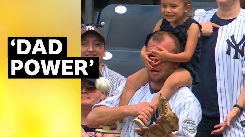 MLB highlights: Dad catches ball while daughter covers his eyes