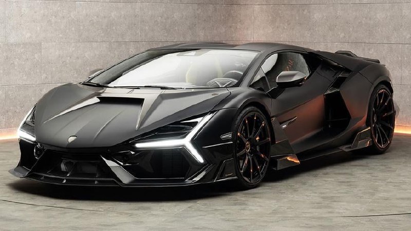 Немецкое ателье Mansory доработало новую Lamborghini Revuelto