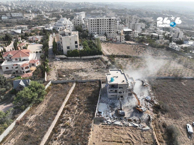 🇮🇱 Under the direction of Minister Smotrich and within a few hours of the attack: the Civil Administration began demolishing illegal Arab buildings near the scene of the attack in Hebron. (.
