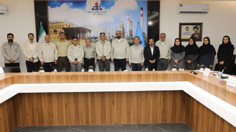 🇮🇷 نفت نیوز: 🇮🇷 کانال نفت نیوز تجلیل از آزادگان دوران دفاع مقدس در پالایش نفت اصفهانهمزمان با سالروز بازگشت آزادگان سرافراز به میهن،