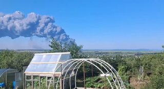 ❗️Ukrainian drones struck the Bashneft refinery complex in Ufa for a second consecutive day, with video showing a major fire and thick smoke over the site.