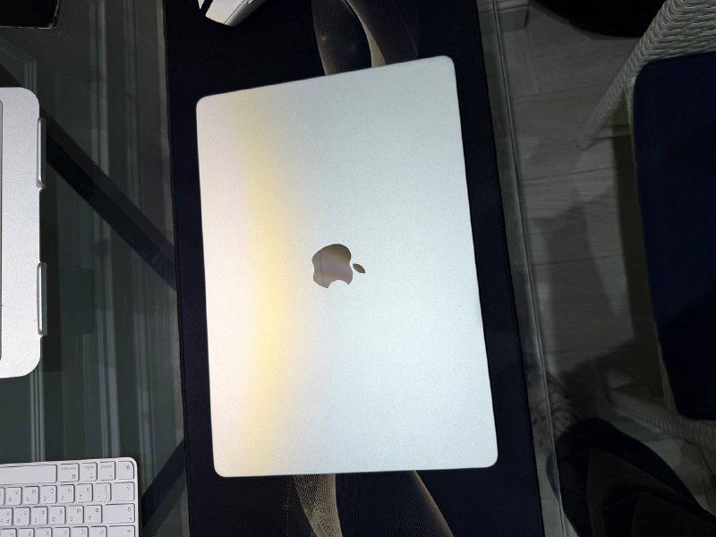 Продам два MacBook Air m4 2025 года 16gp 256gb