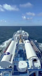 Cargo ships are sailing with the wind againScience and facts💡