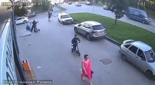 🇷🇺 The son of a Russian billionaire swerved his Lamborghini to avoid an oncoming car that suddenly turned across his path in Yekaterinburg on August 11, lost control and struck a military veteran before crashing into a building. The victim suffered a head injury and two arm fractures.Follow us -> LiveLeak