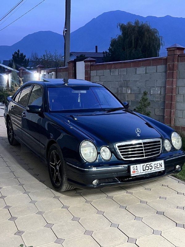 Mercedes-Benz w210 2001