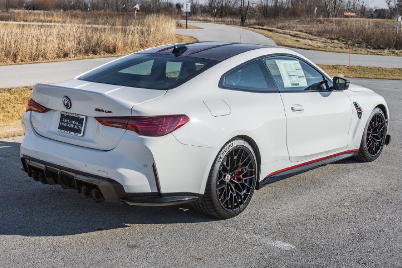 2023 BMW M4 CSL 4
