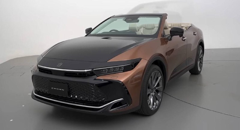 Новая Toyota Crown стала кабриолетомКабриолет Toyota Crown создала группа инжене