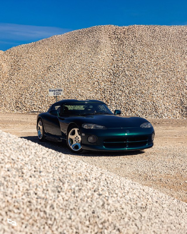 Dodge Viper RT/10 1994 года — это воплощение чистоты и аутентичности: 8-литровый атмосферный двигате 7