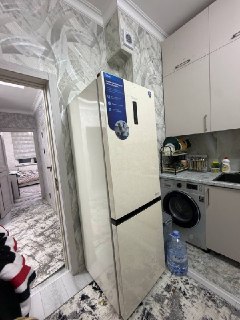 Yashnobod tumani doʻstlik metro yonida novostroyka kvartira bor