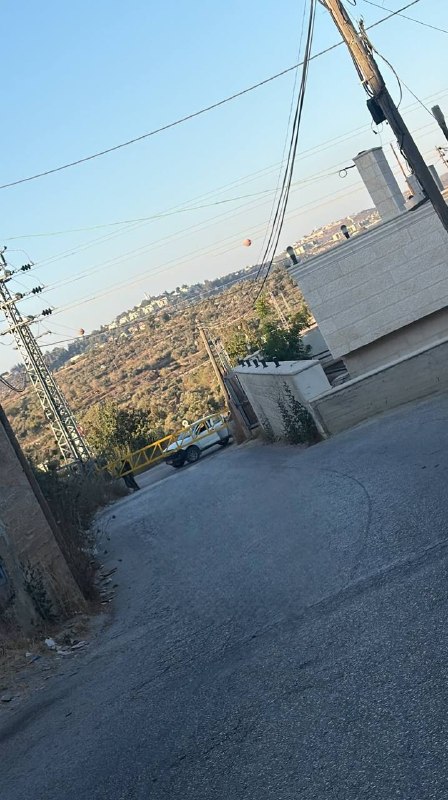 כוחות הכיבוש סוגרים את השער לעיר סינג'יל, מצפון לרמאללה.