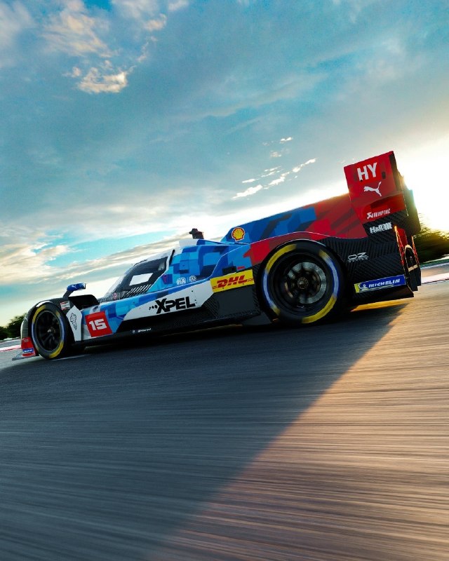 BMW M Hybrid V8 под номером 15 выходит на первый план в сезоне FIA WEC 2026 года – смелый в синих, к 3