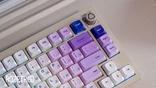 — Клавиатуру продаёте?— Нет, только показываем— КрасивоеКлавиатура от Geekboards в дизайне «Алисы AI» существует всего в 20 экземплярах. Сможете ли вы её заполучить, вопрос непростой, но у нас получилось.Теперь делимся впечатлениями: rozetked.me/articles/4