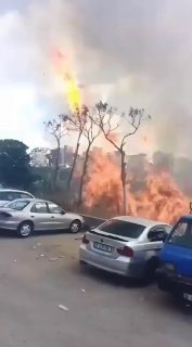 שריפת ענק פרצה והגיעה לסביבת בתים באזור Ruwaisat במתן
