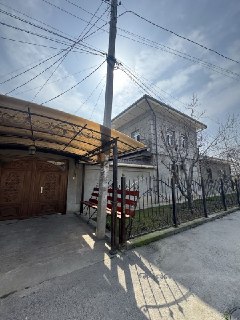 House for sale - Mirobod, end of street, 1st line