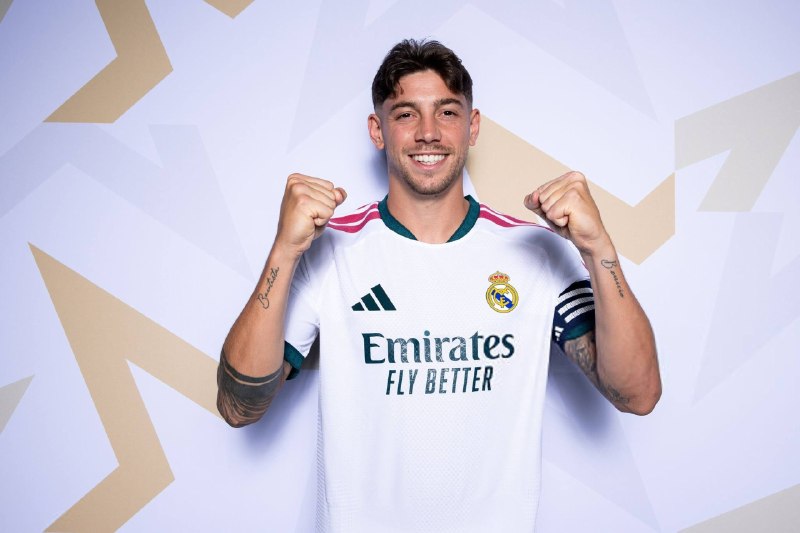 RealMadridFarsi: 🔻صحبتهای فده والورده قبل از بازی با اسپانیول 🗣️ خیلی خوشحالم و واقعاً بیصبرانه منتظرم لالیگا و فصل با تمام اعضای تیم ش